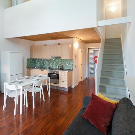 Apartamento White And Brown Exclusive Loft With Terrace - Free Parking - M2 Station Milán Exterior foto