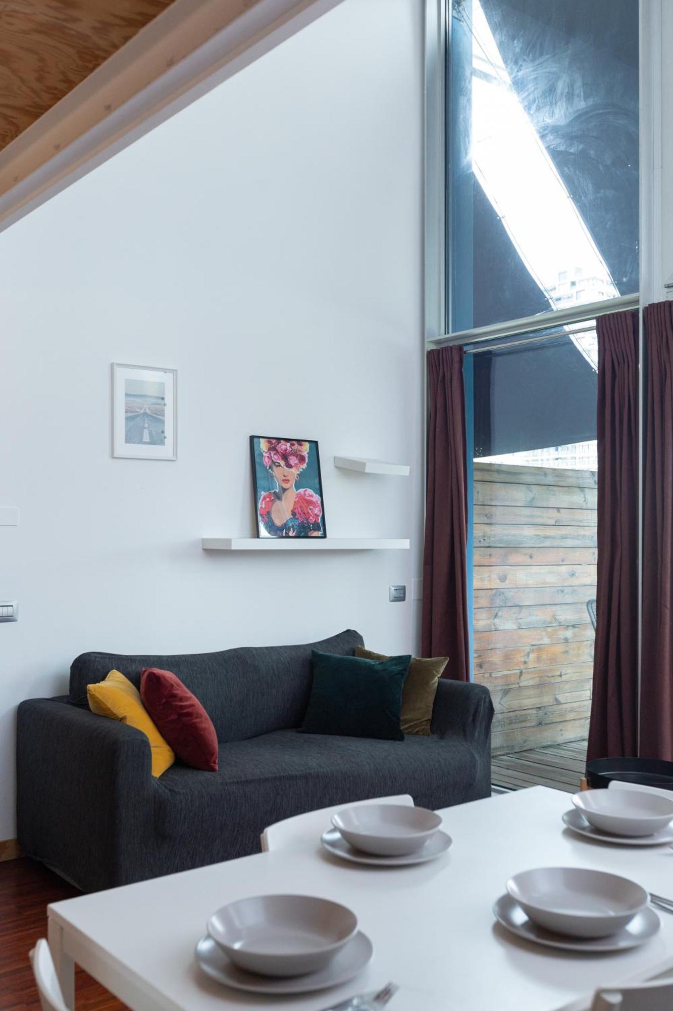Apartamento White And Brown Exclusive Loft With Terrace - Free Parking - M2 Station Milán Exterior foto