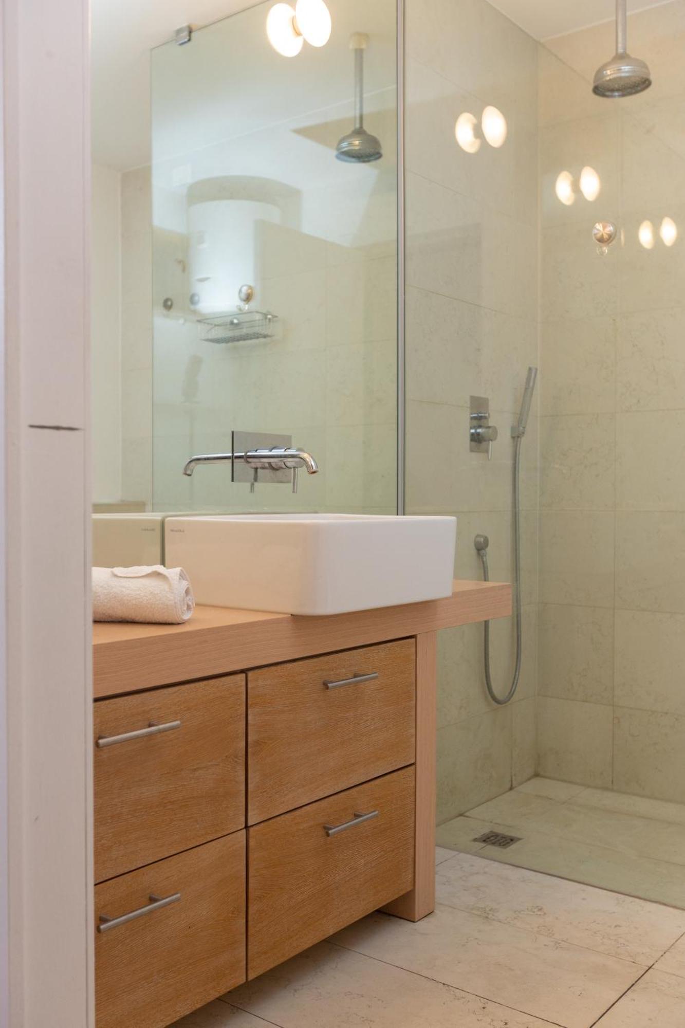 Apartamento White And Brown Exclusive Loft With Terrace - Free Parking - M2 Station Milán Exterior foto